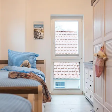 Strandhaus Lindenstrasse Holiday home Zingst