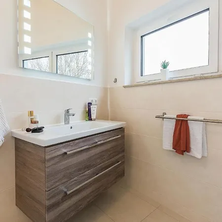 Strandhaus Lindenstrasse Holiday home Zingst